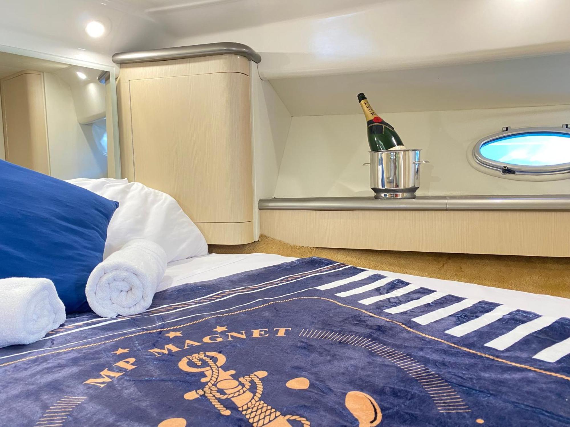 Готель The Valencia Yacht Experience Екстер'єр фото