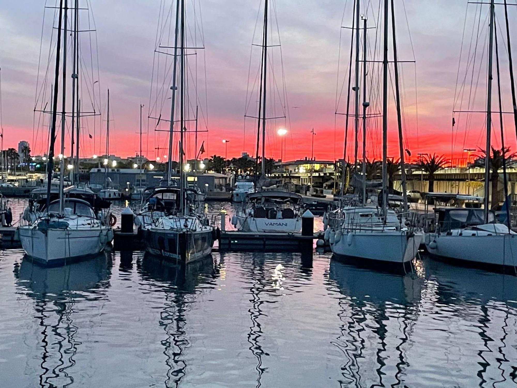 Готель The Valencia Yacht Experience Екстер'єр фото